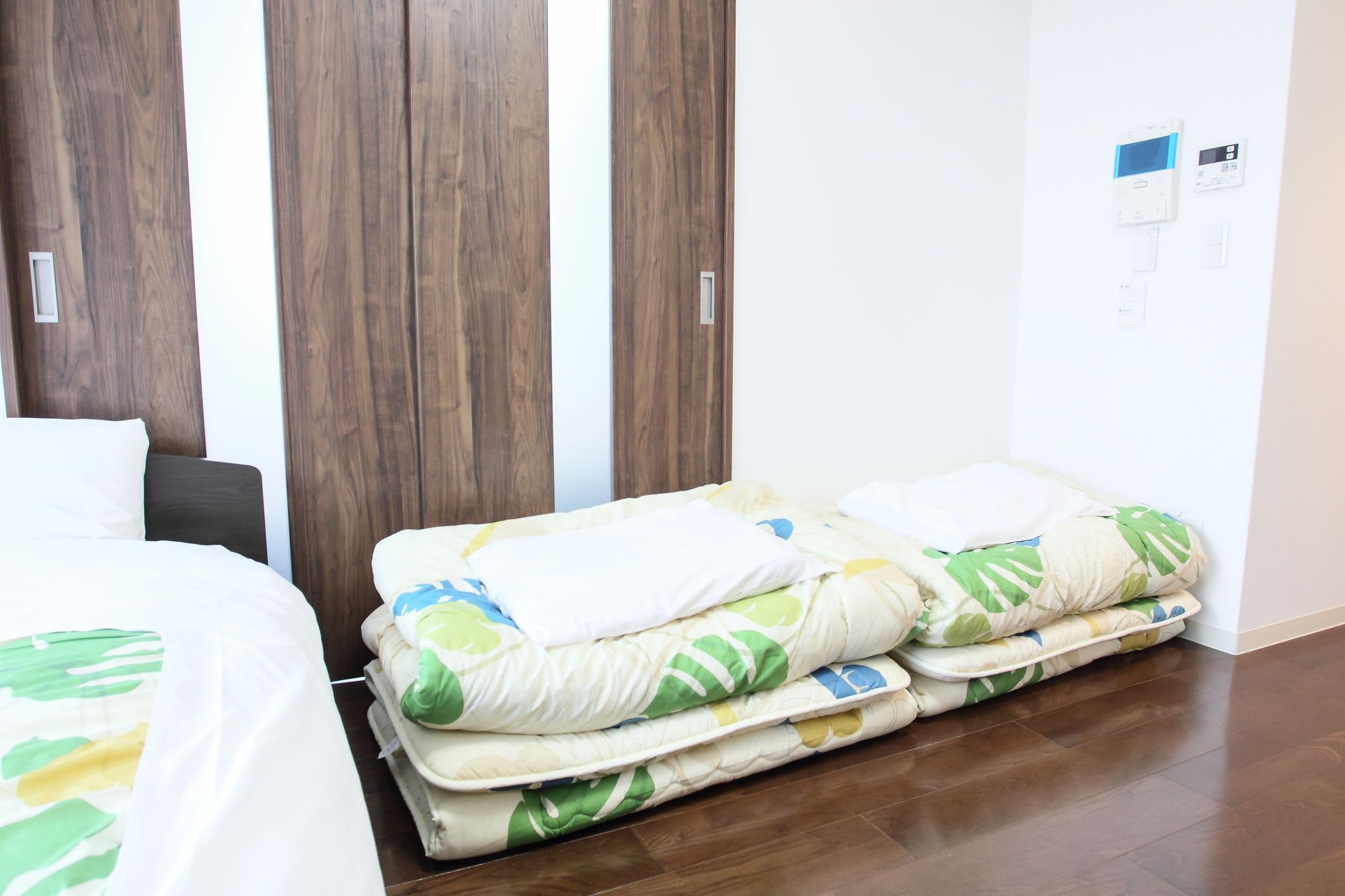 La Familia Yamasaka Apartment Osaka Exterior photo